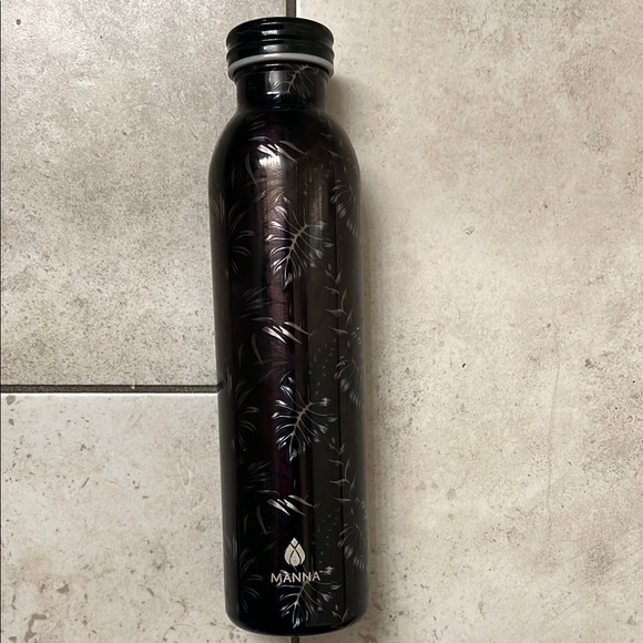 Anna Other - Manna Black Floral Water Bottle